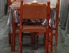 Продается стол с 4 стульями 