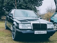 Mercedes-Benz 124