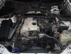 Mercedes-Benz 200-Series