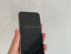 IPHONE XR 64 g