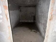 По трассе на Рицу продается 7 соток и здание 300кв/м