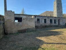 По трассе на Рицу продается 7 соток и здание 300кв/м