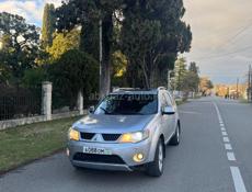 Mitsubishi Outlander XL