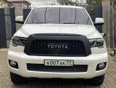 Toyota Sequoia