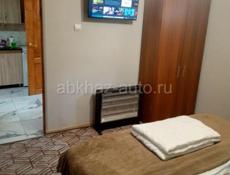  жильё по суточно с удобствами, кондиционером телевизор фай фай утюг гладильная доска микроволновка холодильник  кухонный все в номере..горячий вода душ  все вопросы по ватсапп +79407224120