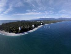 Земля у моря Пицунда 