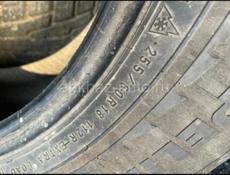Шины всесезонные R18 255 /60 в хорошем состоянии 