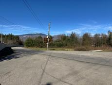 Продается ровный участок 33 сотки документы в порядке) Гагрский.р, село,Алахадзы, Цитрусовый совхоз Выход к морю До Моря +-800метров Рядом расположен винзавод Просто так не беспокоить! Звоните по делу ! Цена договорная!