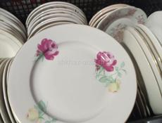 Срочно продам посуду вещи и так далее. 