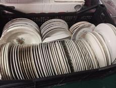 Срочно продам посуду вещи и так далее. 