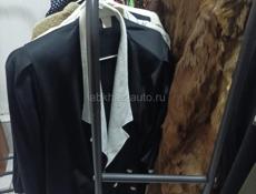 Срочно продам посуду вещи и так далее. 