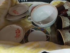 Срочно продам посуду вещи и так далее. 