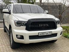 Toyota Sequoia