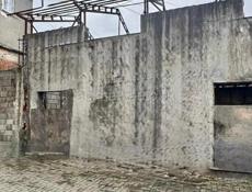 2 - ХЭТАЖНОЕ СТРОЕНИЕ В ЦЕНТРЕ СУХУМА , СРОЧНАЯ ПРОДАЖА