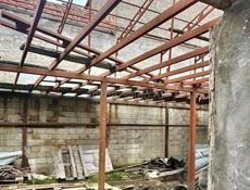 2 - ХЭТАЖНОЕ СТРОЕНИЕ В ЦЕНТРЕ СУХУМА , СРОЧНАЯ ПРОДАЖА