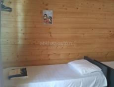 дом под ключ со всеми удобствами ,по суточно до мая на 3 человека ,  в любое время суток ,3 500 в сутки , находится в Гудауте , п.Хыпста +79409923239 на вотсап 