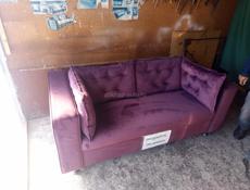 Срочно продаю новый диван.