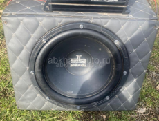 Продаю сабвуфер срочно 