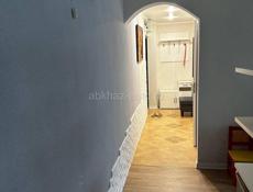 Продается двухкомнатная квартира В Пицунде