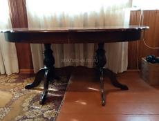 Продаётся добротный деревянный стол , 1м60с на 1м