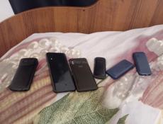 2 андроида и кнопочные телефоны это все от дам за 1000 рублей 