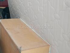 Матрас 1.8 м и две кровати односпалки (90см)