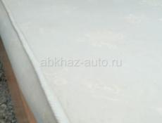 Матрас 1.8 м и две кровати односпалки (90см)