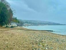 УЧАСТОК НА БЕРЕГУ С ПРИЧАЛОМ В СУХУМЕ