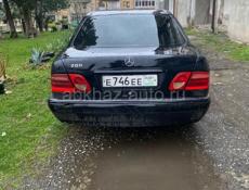 Mercedes-Benz E-Класс