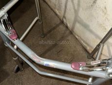 Ходунки для взрослых AMRUS (с колесами)