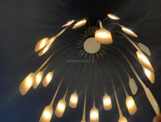 Продаю б/у люстру, идёт ремонт, нет времени ею заниматься. Меняем дизайн комнаты