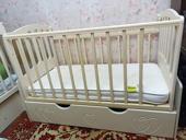 Продам две детские кроватки 2000 р. И 5000 р. С матрасиками