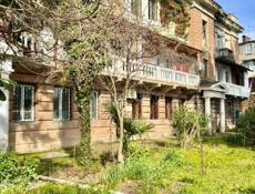 КВАРТИРА НА ПРОСПЕКТЕ В СУХУМЕ