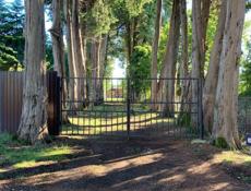 Продается земельный участок с домом 