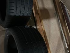 Срочно! Шины: перед 235/40 R19; зад 265/35 R19