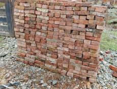 Кирпичи 