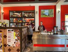 Работник раздачи 