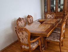 Стол со стульями 