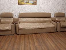 Диван и два кресла 