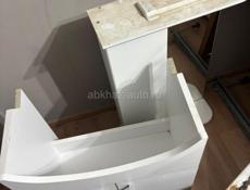 Акриловая ванна, раковина, тумба и зеркало 