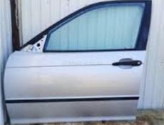 Иришка однованусная от BMW ещё есть дверь с левой стороны и задний с правой стороны цена договорная и крыло левой стороне