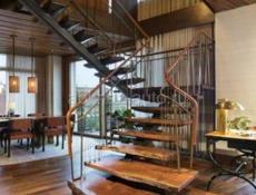 Чистим металл красим качественно и быстро, также занимаемся деревянными пацха столы стулья пол потолок стены и тд.