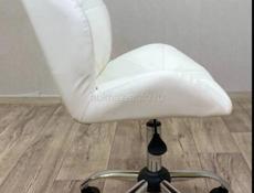 Продам кресло и стол в комплекте