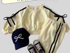 В наличии костюмы 