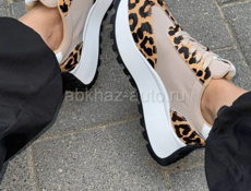 Женская и мужская обувь