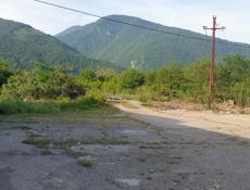 Срочно продаю большой земельный участок на Бзыби по центральной дороге 