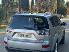 Mitsubishi Outlander XL