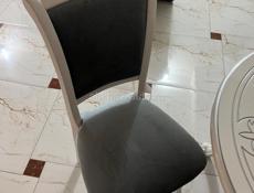 Стол со стульями состояние идеальное