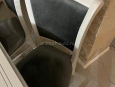 Стол со стульями состояние идеальное