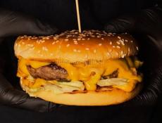 Требуется девушка на фаст-фуд 